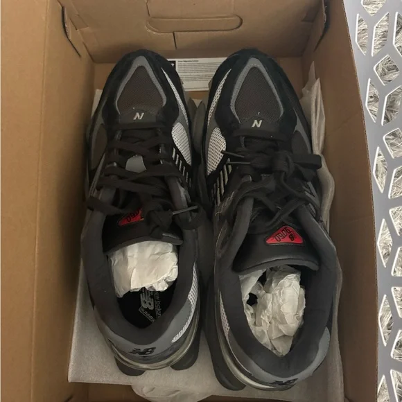 Black/Grey New Balance 9060 (U9060BLK) - Picture 2 of 4